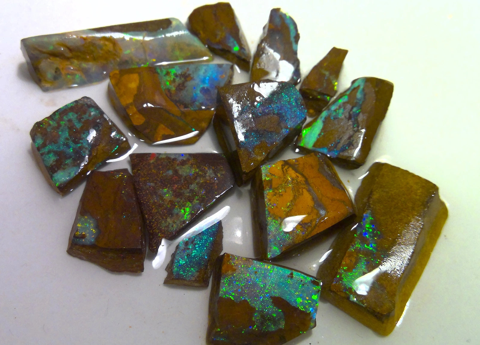 14stk Buntes Boulder Opale Parcel