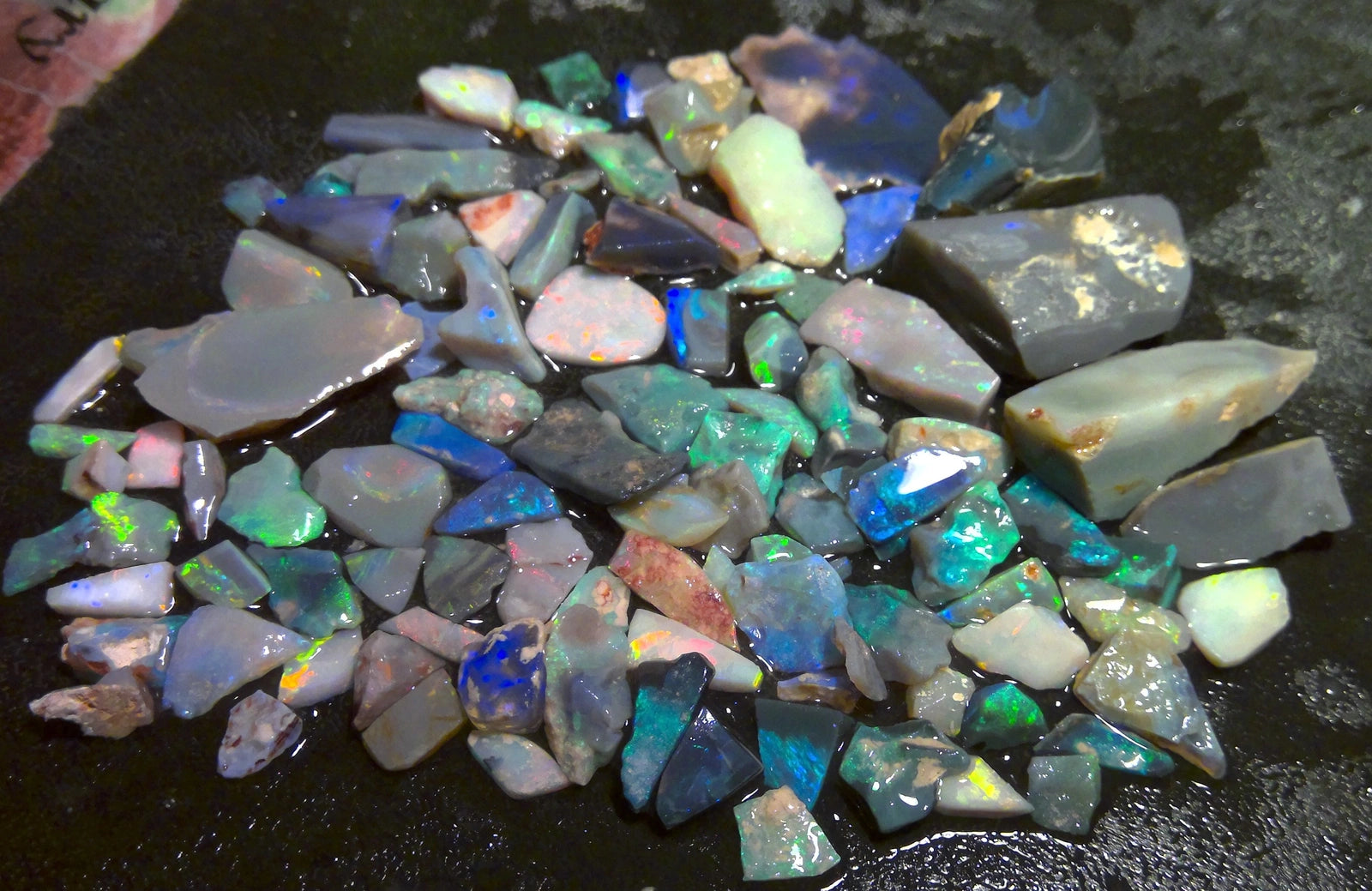 Viele Lightning Ridge Opale, kleines Einlegematerial